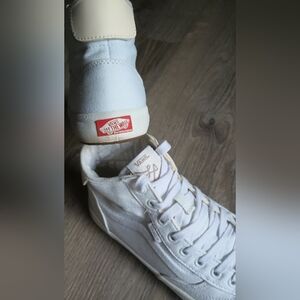 Vans Lizzie Signature Canvas Hi Tops (White) A-21